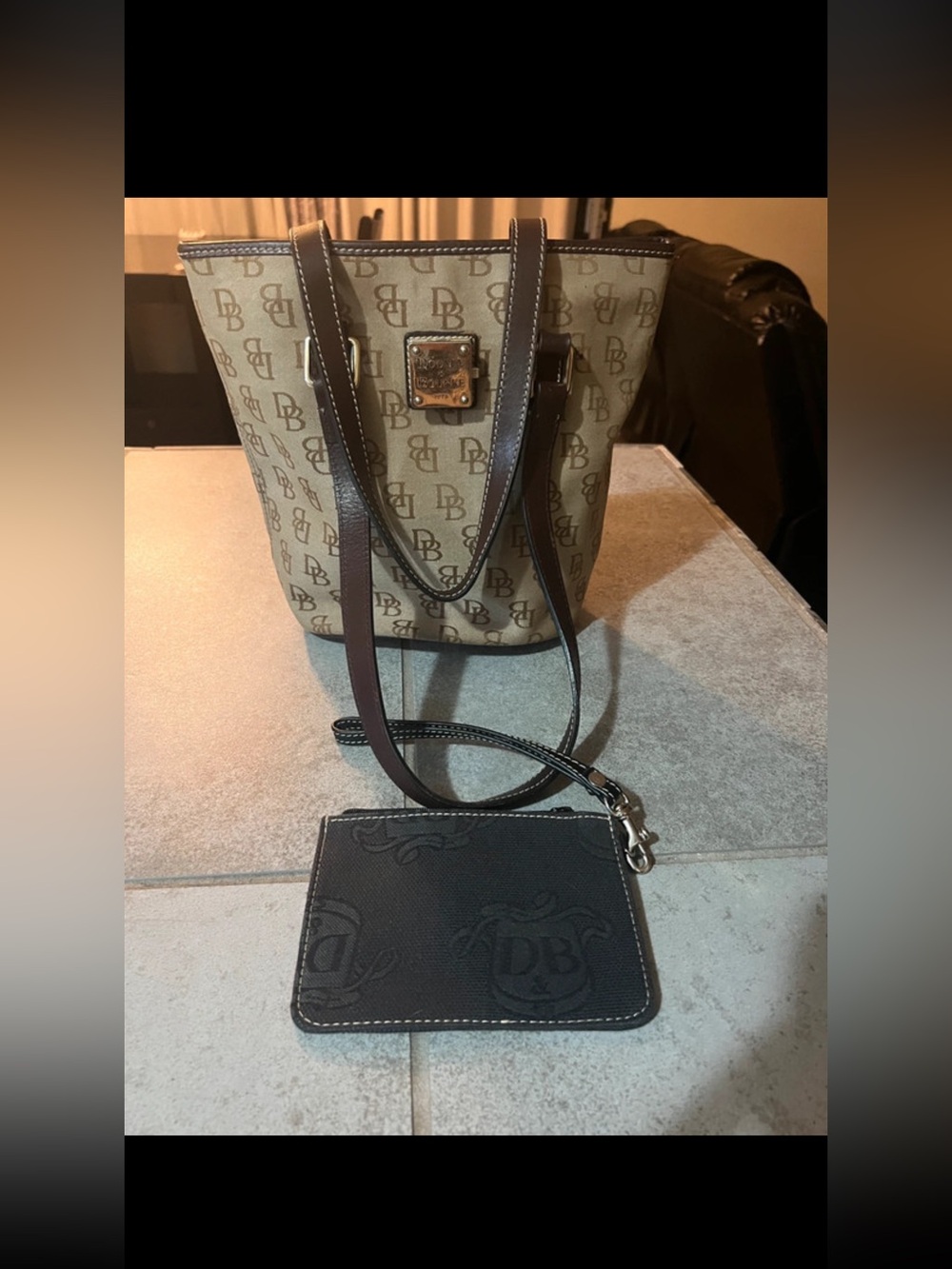 set vintage y2k Dooney & Bourke Tan Monogram Tote with Brown Leather Trim